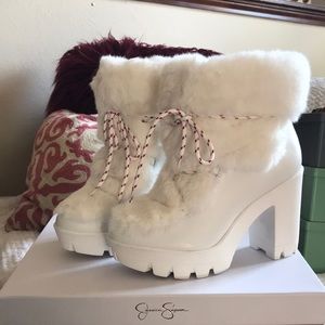 Jessica Simpson- Mirie